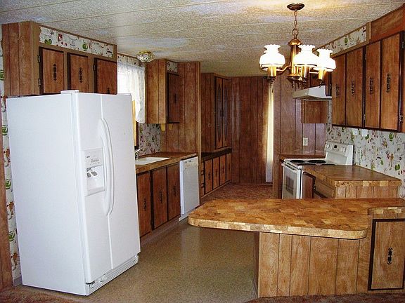 Peninsula bar, full appliance package
