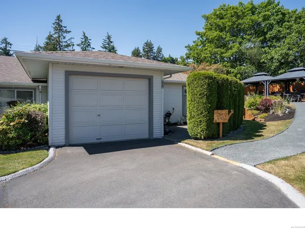 450 Bay Ave #20, Parksville, BC V9P 2K2