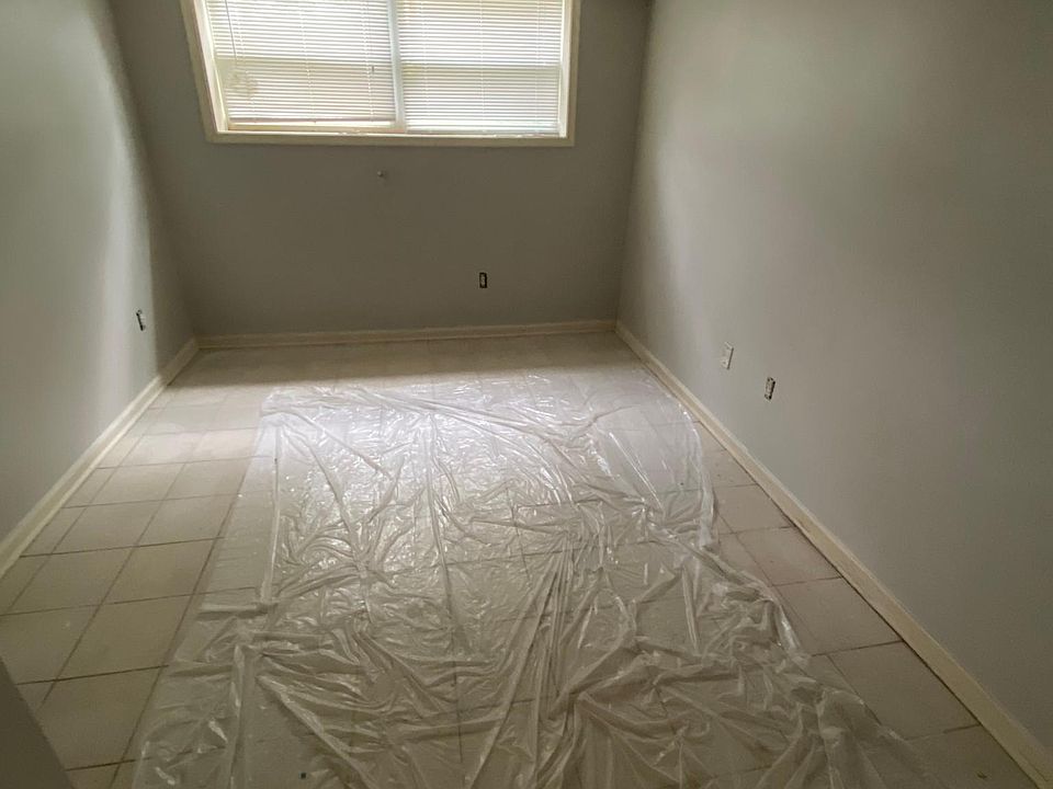 2nd image of 1300 Congress St SE #B1