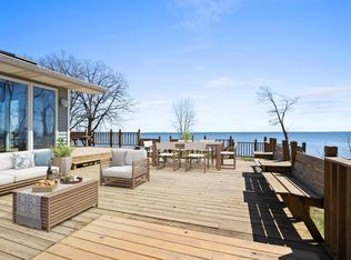 3270 County Rd S, Little Suamico, WI 54141