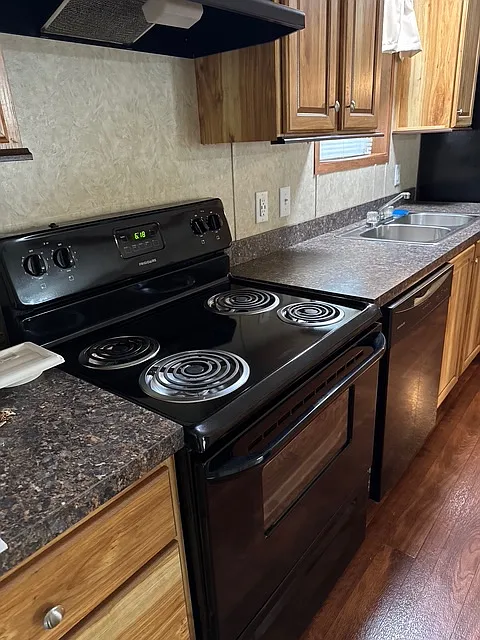 2 bed, 1200 sqft, $2,099 — Photo 3