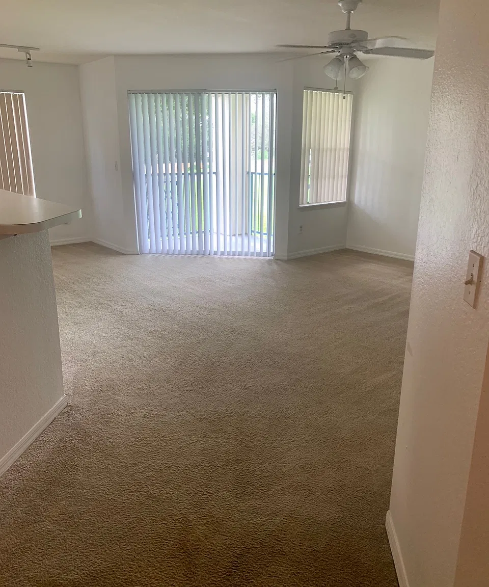 1 bed, 842 sqft, $1,350 — Photo 2