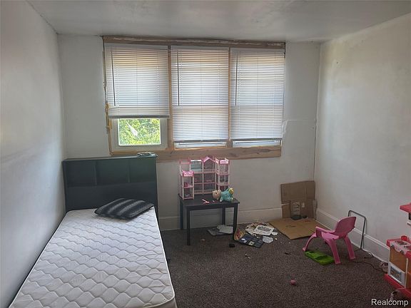 2nd image of 6665 Holcomb St