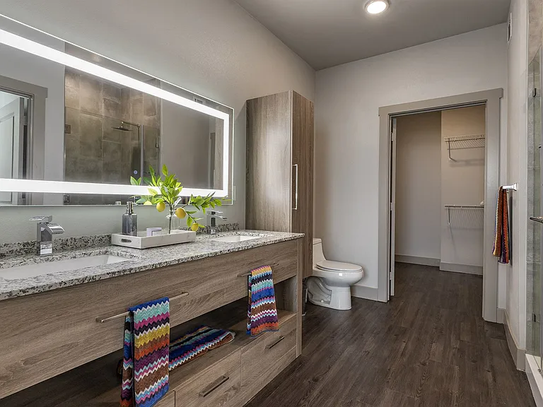 The Cosmopolitan Apartments — Photo 14