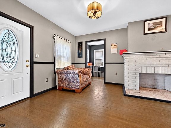 5th image of 18 Randolph Rd