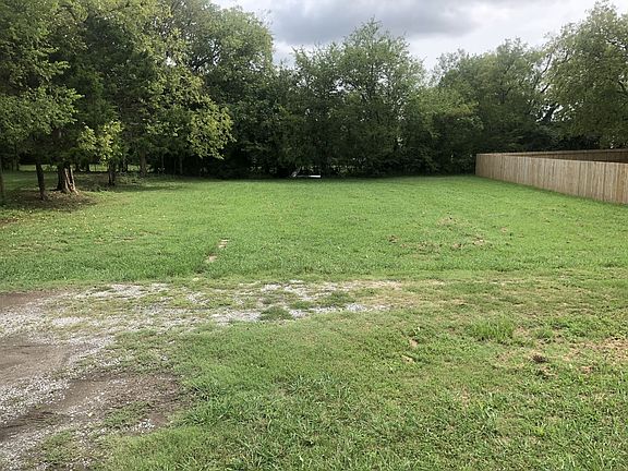 2nd image of 916 Horse Mountain Rd