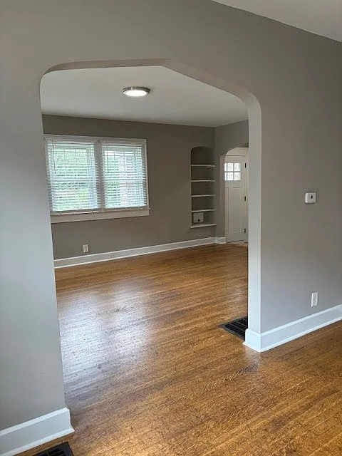 4 bed, 1600 sqft, $2,920 — Photo 4