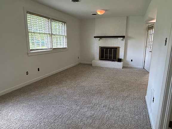 4th image of 521 Plantation Dr