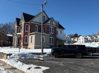 35 W Wyomissing Ave, Mohnton, PA 19540