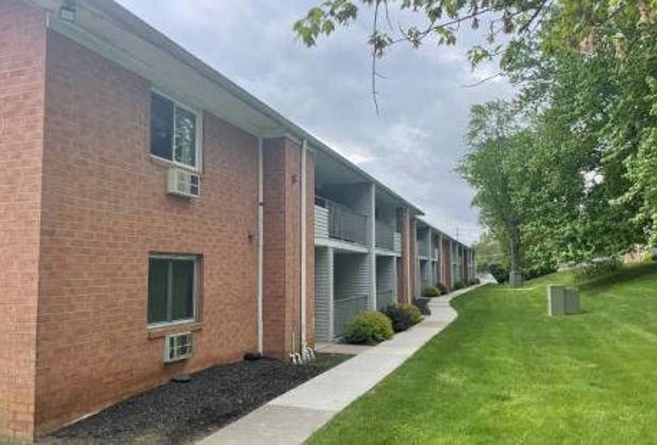 2nd image of 2467 Rt 10 E Bldg 21