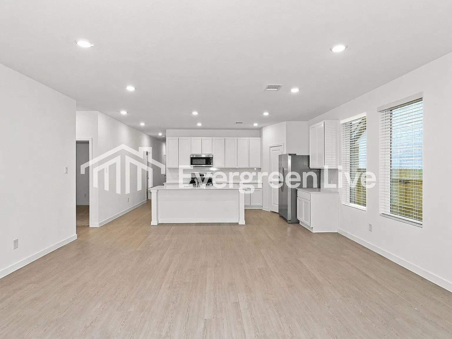 4 bed, 3.0 bath, 1875 sqft, $2,040 — Photo 4