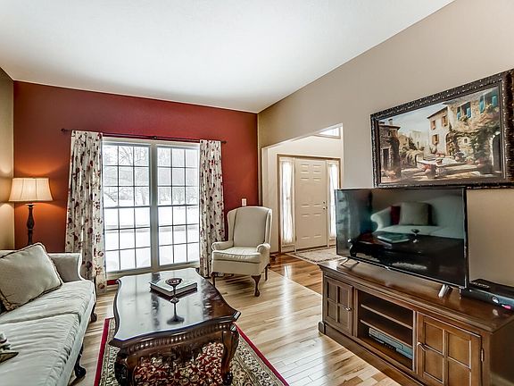 3rd image of 329 Highbanks Valley Ct