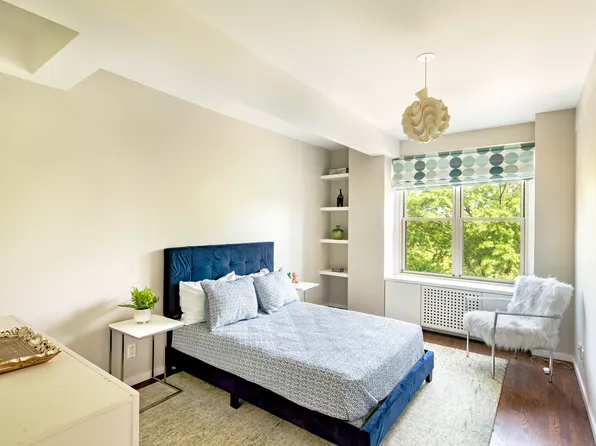 410 Central Park West image 7 of 11