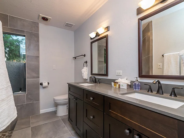 6802 E Ludlow Dr — Photo 7