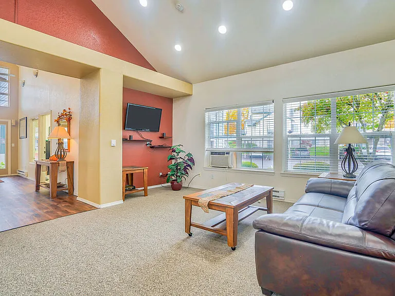 Oak Glen Apartments — Photo 18