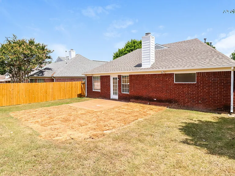 1123 Dove Hollow Cir W — Photo 16