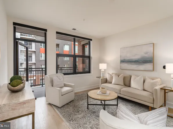 701 Swann Ave Unit 303, Alexandria, VA 22301
