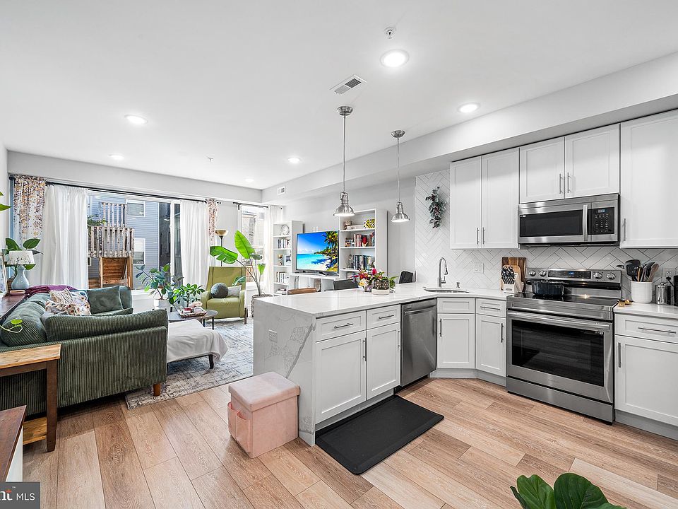 1st image of 1924 N 6th St #4