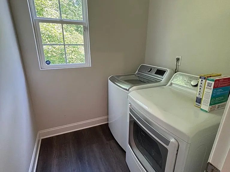 523 Leland St — Photo 4