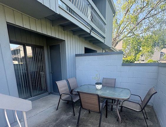 4th image of 144 Linda Ln