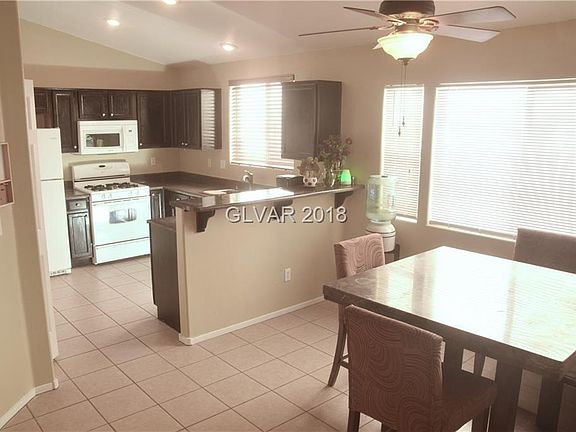 2nd image of 3924 Golden Glaze St