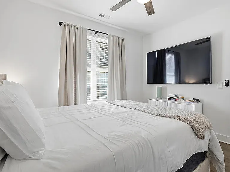 700 James Ave #15 — Photo 2