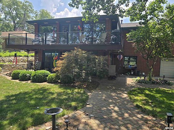 5th image of 965 Edgewater Dr