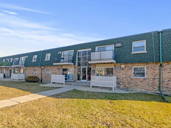 10033-10045 S Walnut Ter #31-210, Palos Hills, IL 60465