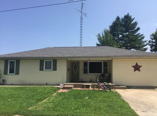 170 S Hill St, Winchester, IL 62694