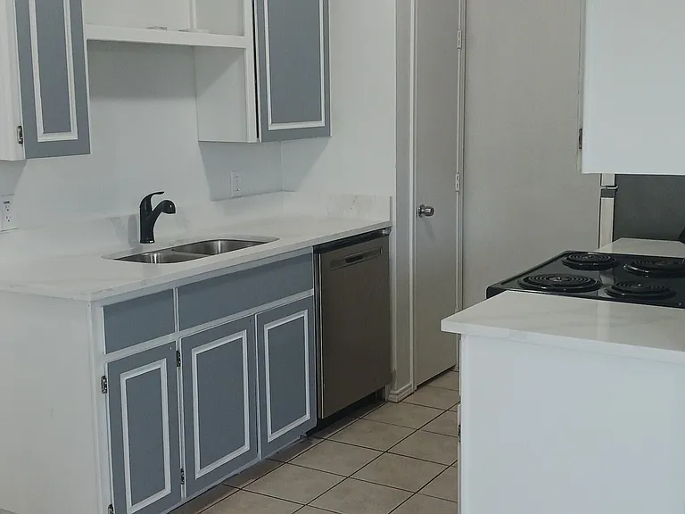 309 S Texas St — Photo 3