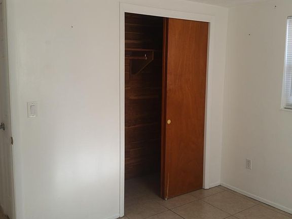 4th image of 2538 Ohio Pl