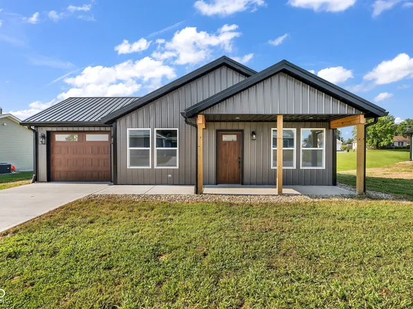 406 E College St, Bainbridge, IN 46105