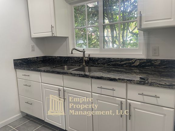 5th image of 695 Walnut Ave