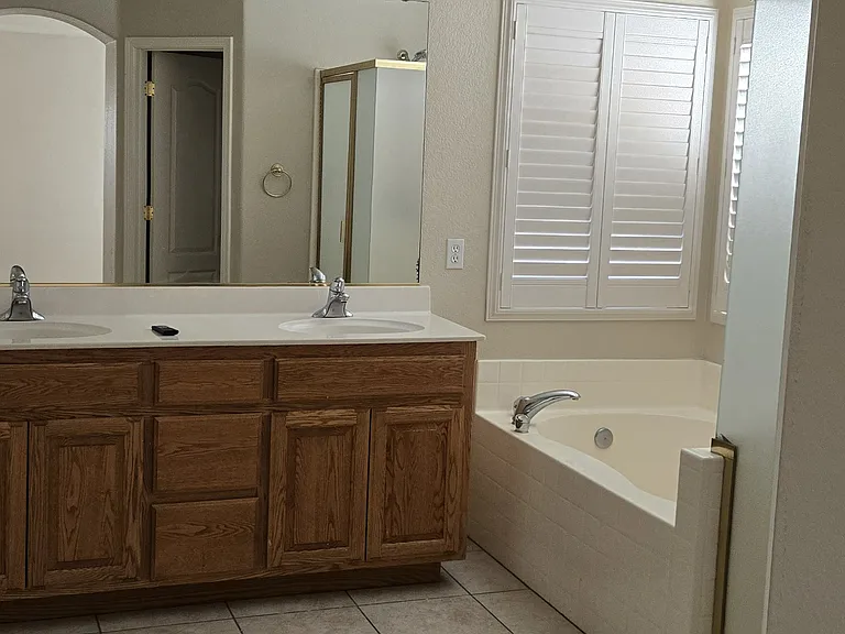 3209 Claudine Ct — Photo 6