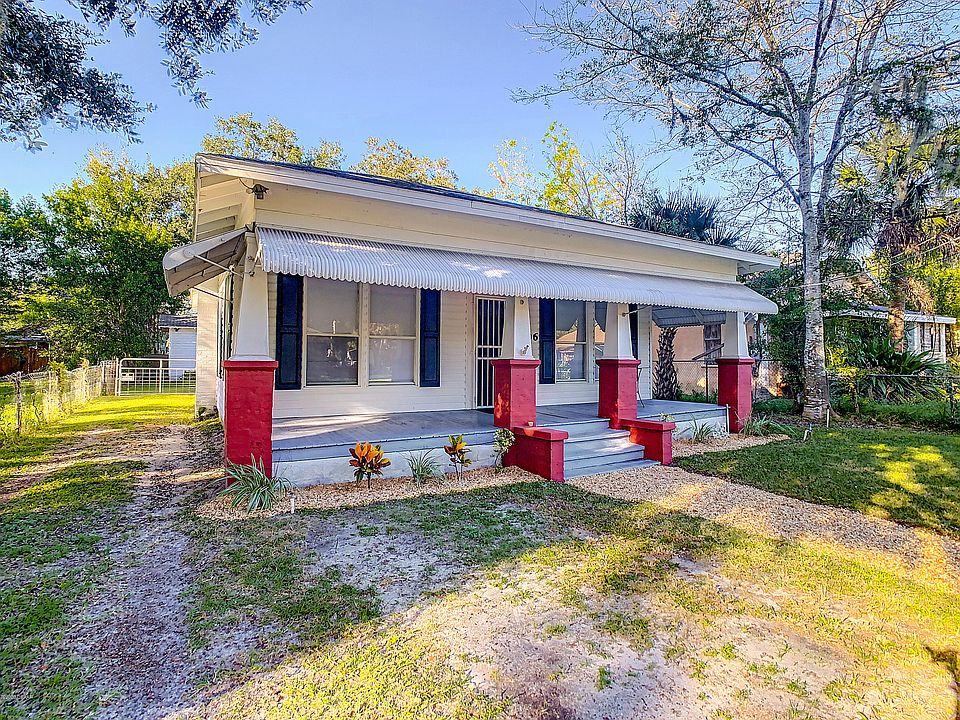 1st image of 706 Park Dr