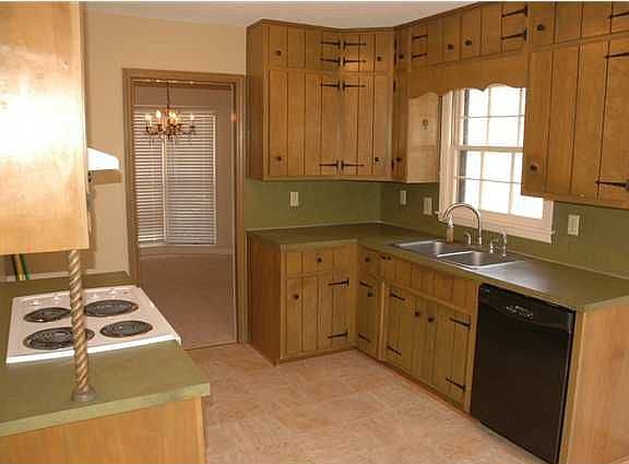 4th image of 941 Winchester Cir