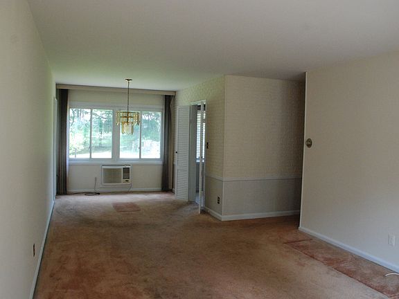 2nd image of 80 Fellswood Dr
