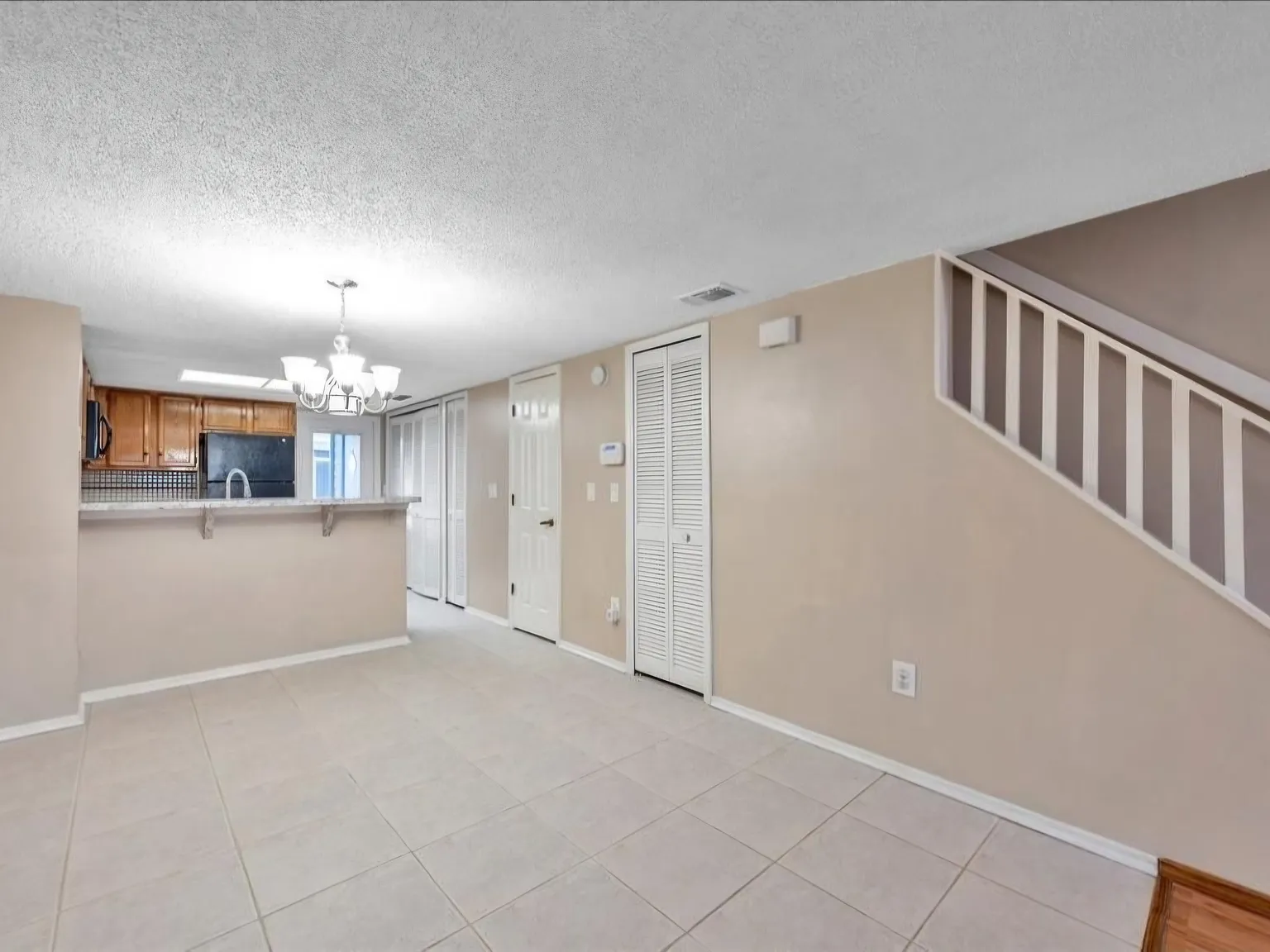 2 bed, 2.5 bath, 1288 sqft, $1,800 — Photo 3