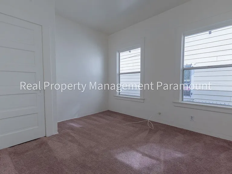 333 W 57th St — Photo 8