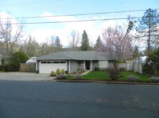 1221 NW Prospect Ave, Grants Pass, OR