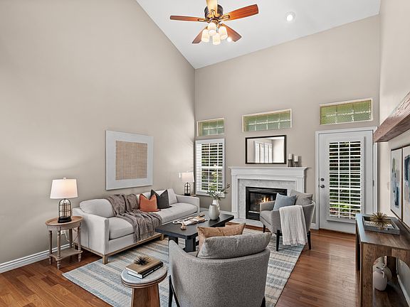 3rd image of 1154 E Aviary Pl S