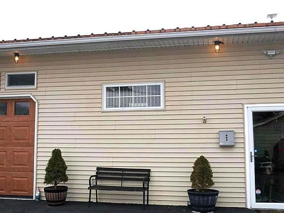 3rd image of 888 Linden Ln