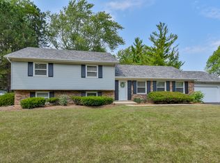 6S262 New Castle Rd, Naperville, IL 60540