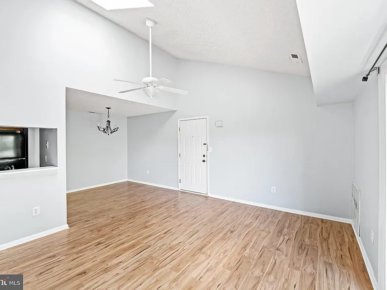 307 Ravens Crest Dr — Photo 5