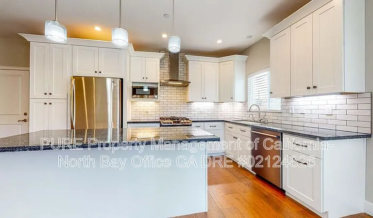 1949 San Salvador Dr — Photo 2