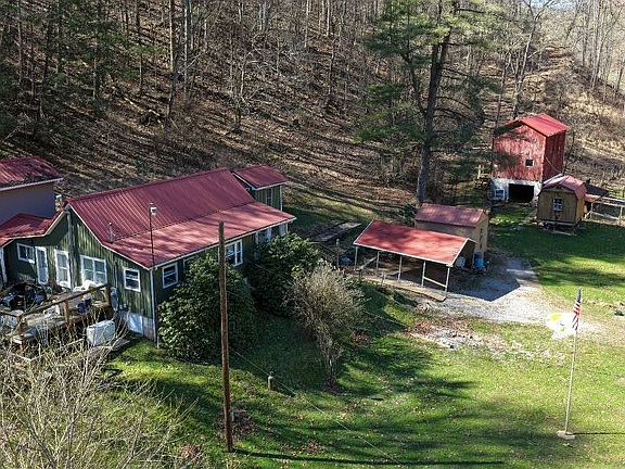 2nd image of 711 Bear Fork Rd