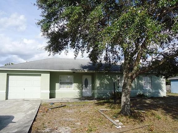 2nd image of 5702 Lagustrum Ln