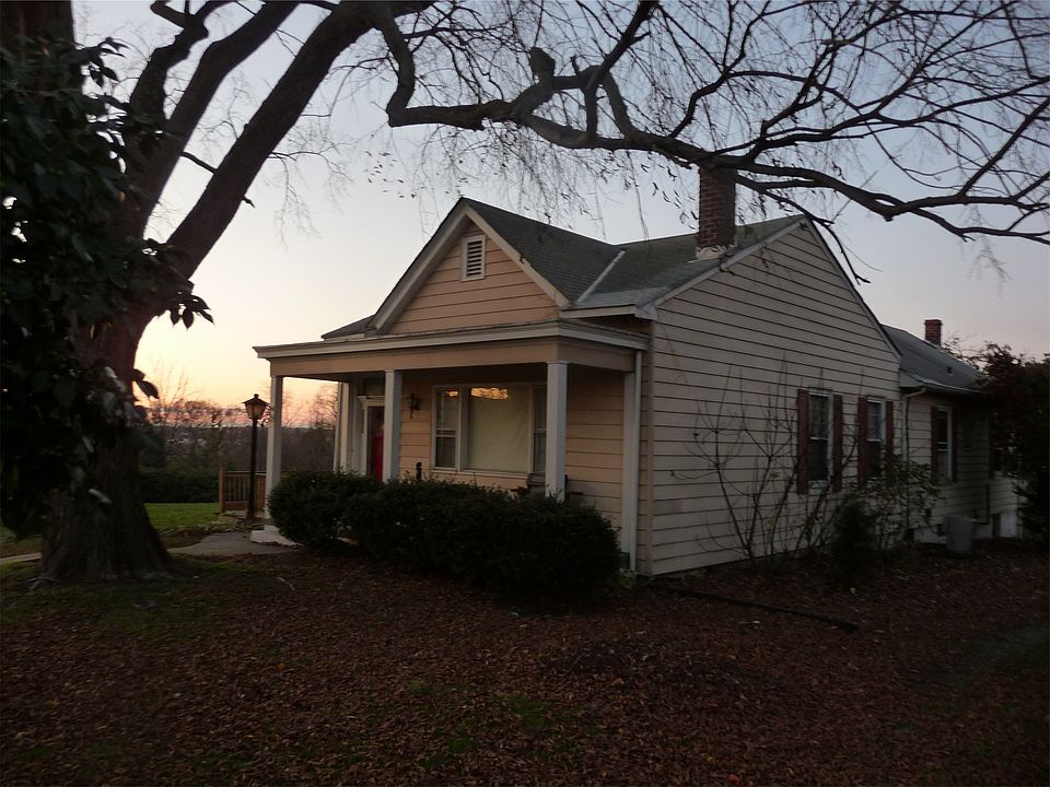 1st image of 808 Greenview Dr