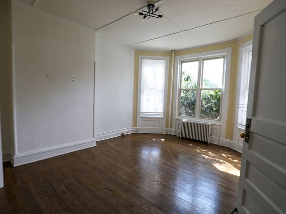 5th image of 141 Saint James St #4A