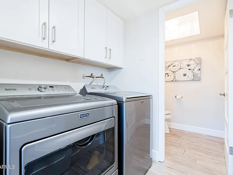 4243 N Miller Rd — Photo 10
